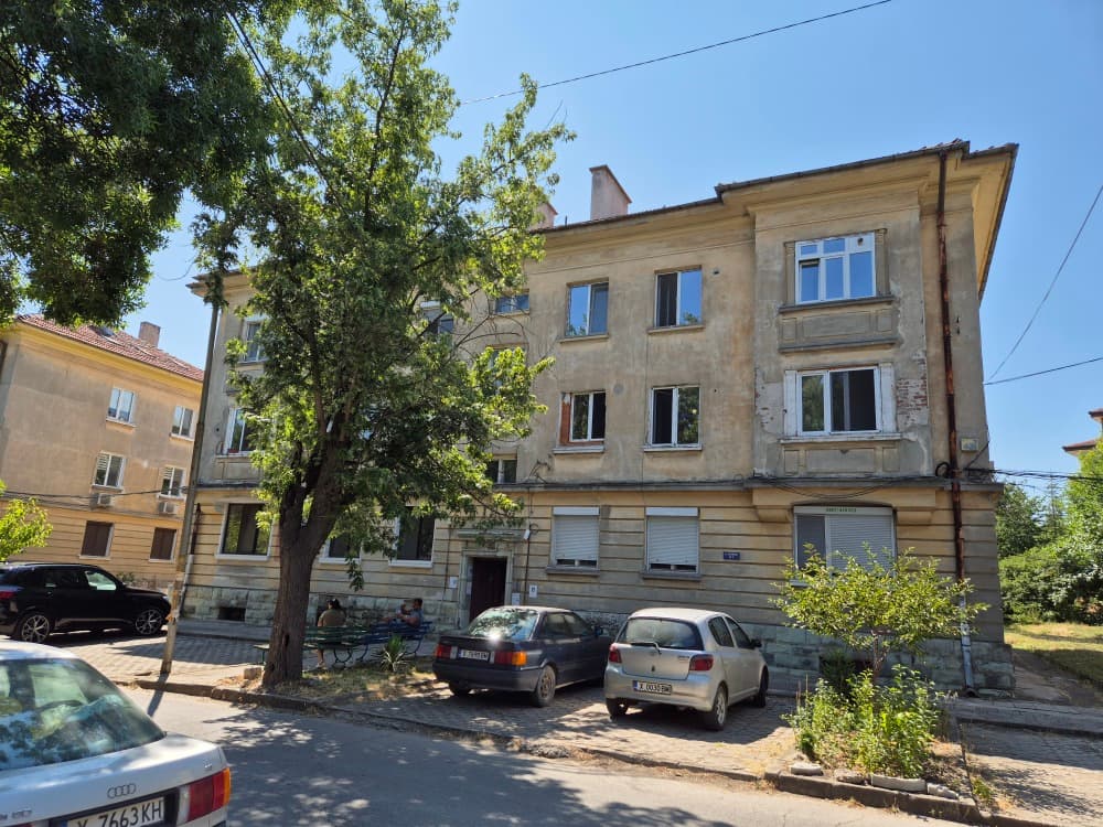 Тристаен апартамент - гр. Димитровград, Хасково – photo 1 of 6